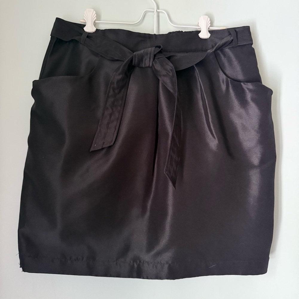 Gap Black Satin Mini Skirt, Size 10 with Pockets